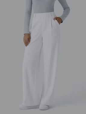 Halara Flex DayStretch High Waisted Pocket Straight Leg White- Medium
